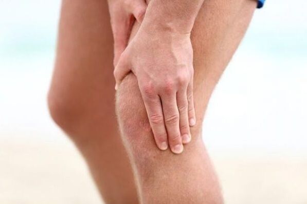Knee joint pain with arthrosis